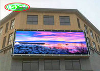 Varredura conduzida da tela de exposição P10 da propaganda arrendamento fixado na parede 1/4 que conduz o modo