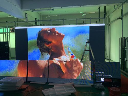 Últimas notícias da empresa sobre P2 digital sem emenda interno conduziu dispay para o teatro interno