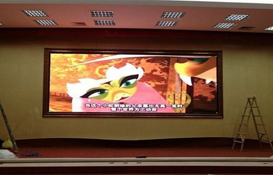 Placa interna do sinal do diodo emissor de luz da cor completa de DC5V P4 com fonte de alimentação de Meanwell, quadro de avisos conduzido