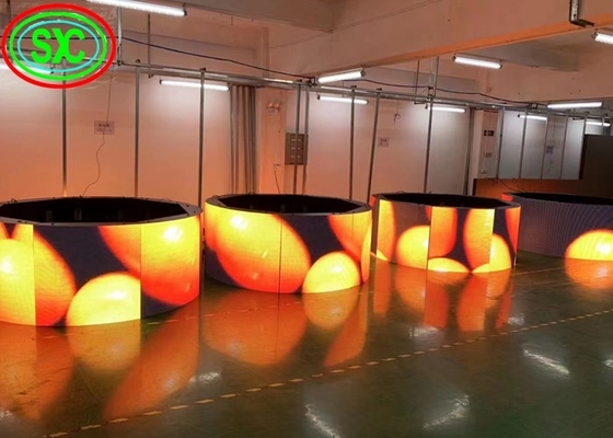 Ecrã de aluguer de LED suspensa de alta luminosidade P3.91 SMD2121 65410 pontos/metro quadrado