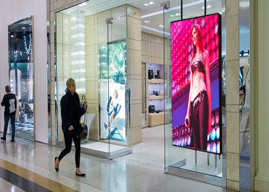 Manutenção frontal Full Color LED Digital Signage Signage 10mm Pixel Pitch Iron Cabinet