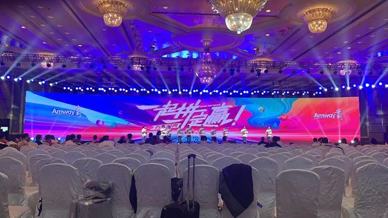 Bom preço P2.5 Indoor Full Color Led Display Grande 640x640mm HD Alto brilho LED Screen on-line