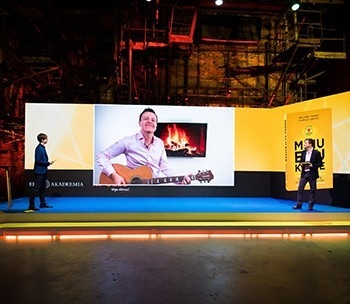 Display de alumínio de fundição a óleo a LED a cores completas P4 Display de vídeo a LED SMD2121 Garantia de três anos