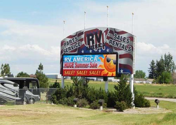 Outdoor P5 Full Color LED Billboard 5mm Pixel Pitch IP65 à prova d'água