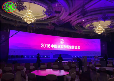 Tela curva palco interior personalizável Wifi Manutenção frontal Ultra HD Pequeno passo P2.5 tela LED