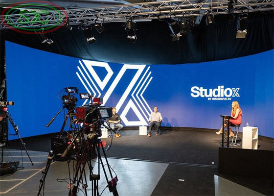 Bom preço P2.976 HD Ecrã flexível interior com fechaduras de arco para teatro / estação de televisão on-line