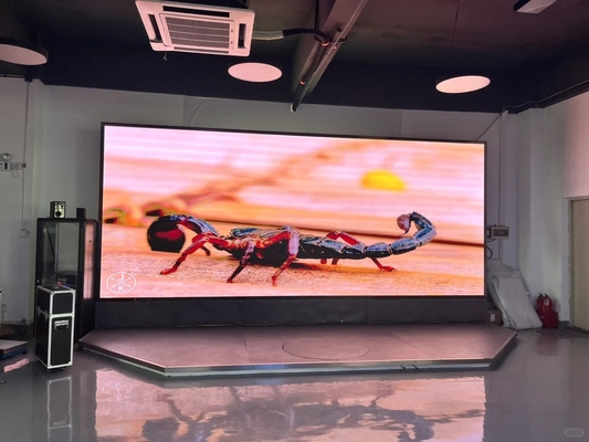 Aluguel de tela curva/Fixado Indoor Full Color LED Display Screen Pequeno passo 640mm*640mm P2.5 Ultra-Clar