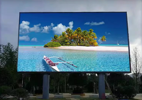 Manutenção frontal Full Color LED Digital Signage Signage 10mm Pixel Pitch Iron Cabinet