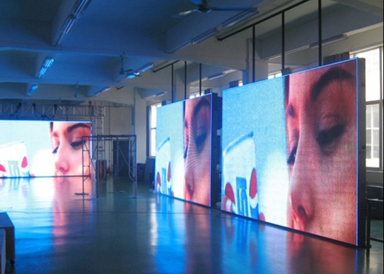 Localização de tela caixa de ferro / Localização Ultra HD personalizável pequeno passo interior Full Color LED Display com grande ângulo de visão