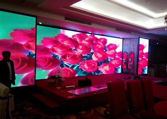 Ecrã de aluguel personalizável RGB Indoor Full Color LED Display HD Aluguel P4 LED Screen
