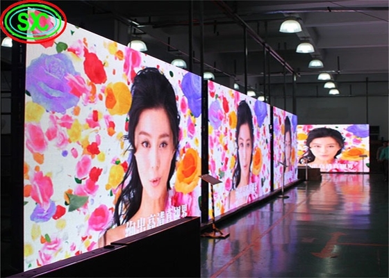 P5 SMD Indoor Full Color LED Rental Screen para Estádio de Futebol 64x32 Dot Matrix / Eco-Friendly