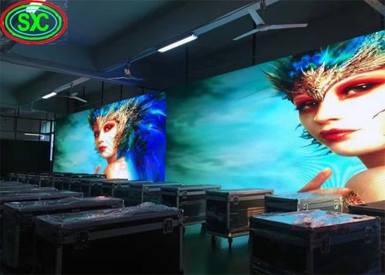 Revestimento de alumínio fundido em alumínio fácil de instalar Resolução do módulo SMD P4 Indoor HD Full Color LED Display