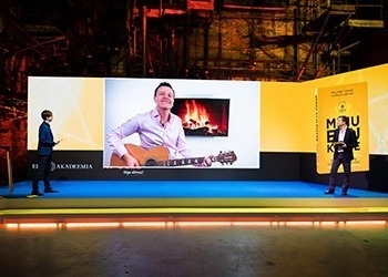 P3.91 Exibição LED a cores interiores, à prova d'água, com gabinete de aço selado