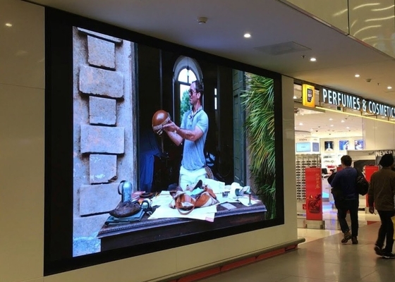 Full Color 1R1G1B Pixel Composition Glue On Board LED Screen com 100 anos de vida útil e tamanho do gabinete 640*640MM