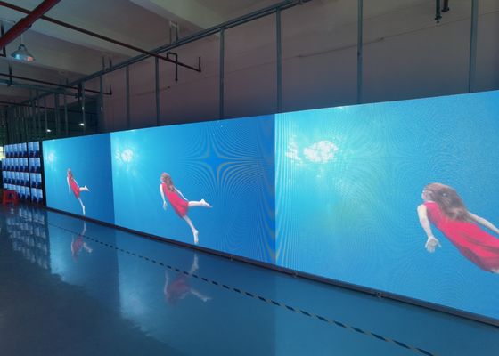 Bom preço P4 Painel de alumínio interior HD Íntegro SMD LED Screen Cartão de identificação 1R1G1B Aluguel on-line