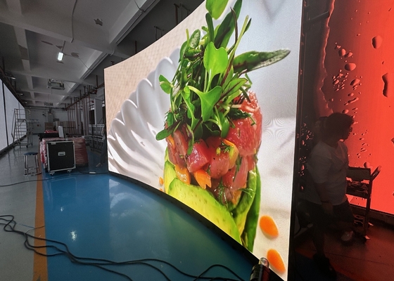 P5 Padrão 640mmx640mm Full Color Indoor Hanging LED Display In Die-Cast Aluminum Cabinet