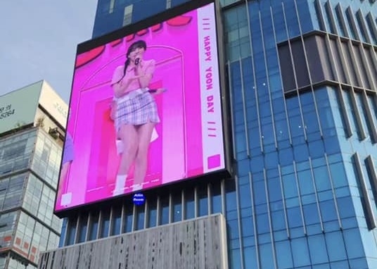 Displays LED de alta eficiência para uso externo em cores para aluguer e instalação fixa