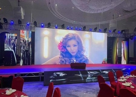 Ecrã de publicidade LED à prova d'água exterior a cores completas P3 1200 Nits Brilho IP65 personalizado