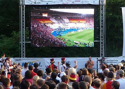 Adequado para estádios esportivos e eventos esportivos Manutenção frontal Grande ângulo de visão P10 LED Video Wall HD