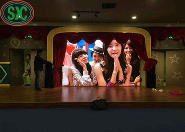 AC220V/50H RGB LED Rental Screen P5 768X768mm 64 X32 Dot Matrix Padrão CE ROHS