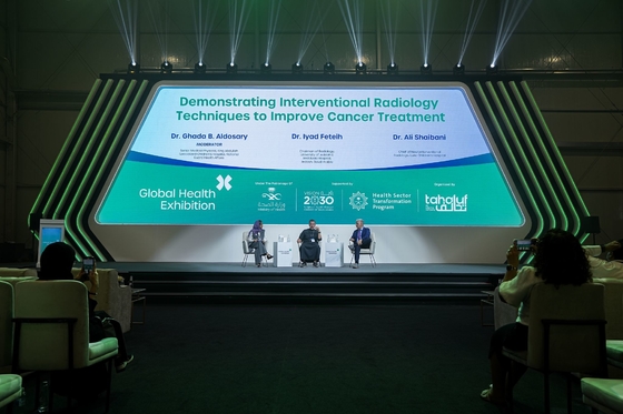 Display a cores inteiras Instalação de aluguer Ultra HD Alumínio leve 1R1G1B Ecrã publicitário Ecrã LED