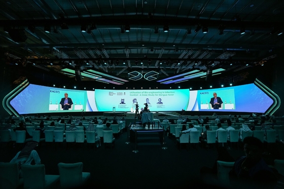 Energia - Exibição LED multicolor exterior com 65410 pontos / m2 Densidade de pontos em 500 * 1000MM Tamanho do gabinete