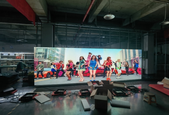 Eventos de aluguer Indoor P3.91 led display front service stage background video wall for indoor or outdoor, 3840hz refresh, 500x500 cabine