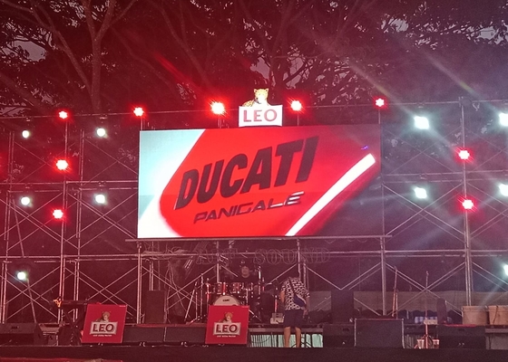 Tela curva palco interior personalizável Wifi Manutenção frontal Ultra HD Pequeno passo P2.5 tela LED