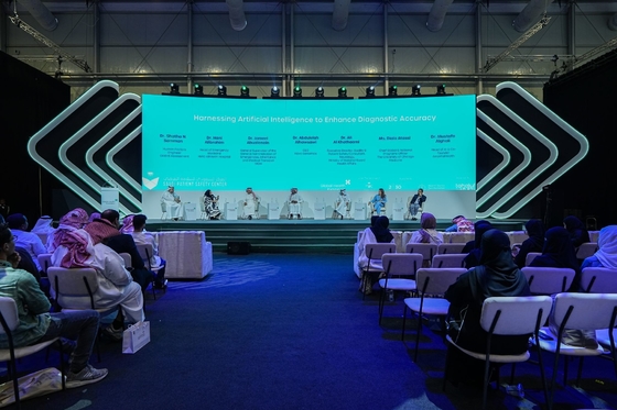 Ecrã de aluguel personalizável RGB Indoor Full Color LED Display HD Aluguel P4 LED Screen
