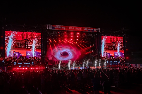 Large Rental Stage Screen 7500cd/m2 Full Color LED Display Indoor Video Wall Event Alto desempenho