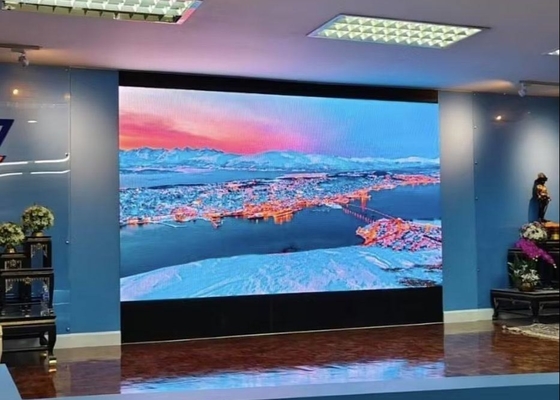 Display LED de alumínio fundido a óleo para interiores/exteriores 1R1G1B P4 Modulo Dimensão 256*128mm