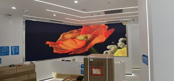 3840Hz Alta Refrescagem Indoor Full Color LED Display P2.5 2121 Tamanho da lâmpada para publicidade interior com distância de visão ≥ 0,5m