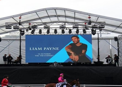 Outdoor P3.91 250*250mm Impermeável Full Color LED Video Wall Panfletos Publicitários