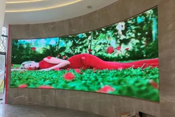 Bom preço Exibição LED de alta luminosidade P2.5 para interiores em cores completas para publicidade e eventos atraentes e impactantes on-line