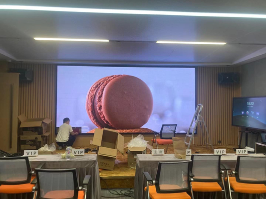 Aluguel e Instalação Ecrã curvo Ultra-Claridade Alta taxa de atualização 400x300mm LED Box Display, três em uma cor completa