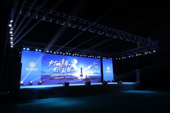 Ultra-Clar Die-Casting Alumínio RGB LED Display 1/4 Scanning Estádio Full Color Outdoor Screen Impotente e Dual Color Screen