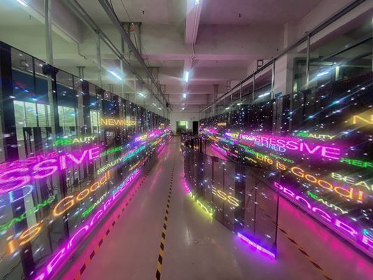 Bom preço Ecrã LED transparente P3.91-7.82 6.2kg Peso do gabinete para os requisitos do cliente on-line