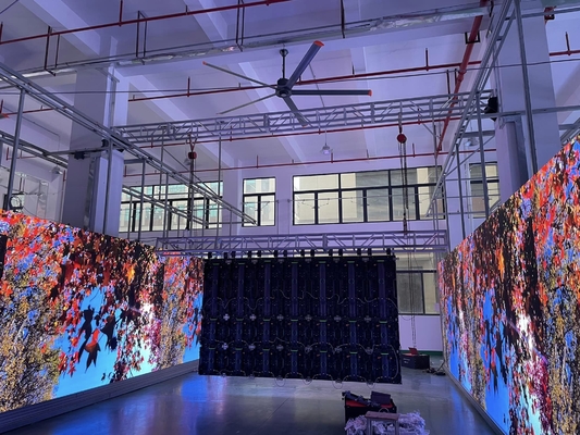 Display LED Full Color Indoor P4 HD Curved Video Wall 62500/m2 RGB 3 em 1 24 meses Design personalizado e competitivo
