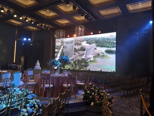 Display LED Full Color Indoor P4 HD Curved Video Wall 62500/m2 RGB 3 em 1 24 meses Design personalizado e competitivo
