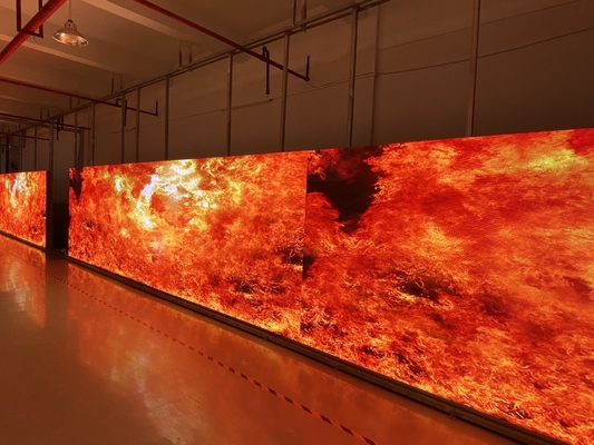 Display LED RGB de alta resolução com 640000 pontos/m2 e 10000 horas de vida útil