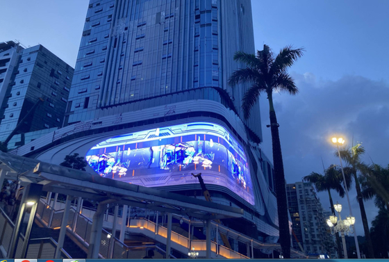 Aluguer Display LED a cores completas Sinalização digital do lado da estrada P10 LED Screen Tail