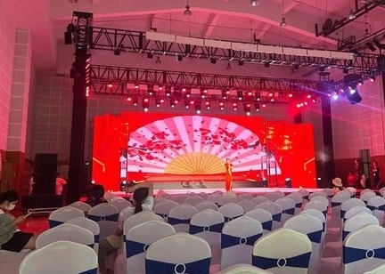 Display LED de locação a cores completas Modulo P10 1RGB Display publicitário LED suspensa