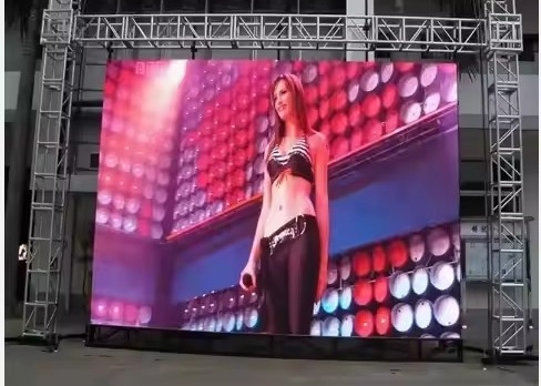Alto brilho Full Color Outdoor Full Color P8 Event Rental LED Video Wall Screen 8mm Pixel Pitch 640*640mm/960*960mm Tamanho do gabinete