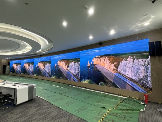 Display LED de exterior P2.5 grande e flexível sem mosaico, painéis publicitários de LED