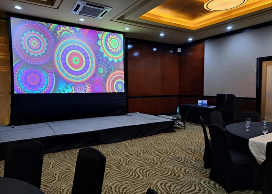 Ecrã de LED de pequeno tom ultra HD, P2 SMD LED Screen Ecrã de LED IP34 1/32
