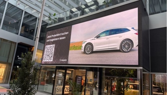 P2.5 Soft Film Group Publicidade Flexível LED Full Color Screen 4mm Pixel Curved Steel Cabinet