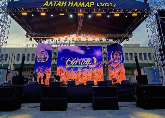 P2.5 Desempenho ao ar livre de alto brilho Display LED de alumínio fundido e impermeável Escenário de fundo