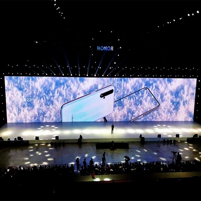 Experiência de comercialização de ecrãs LED com 111111/m2 densidade de pixels e 120° / 60° ângulo de visão