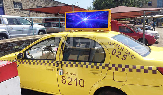 Tela de LED para Carro com Resolução de 192*64 pontos para Controle Assíncrono e Modo de Condução de 96*32 Cm