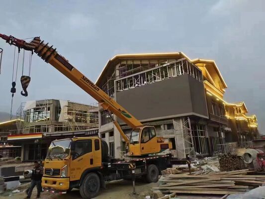 Exibição LED a cores exteriores com alto brilho acima de 8000 candelas por metro quadrado para visualização clara ao ar livre